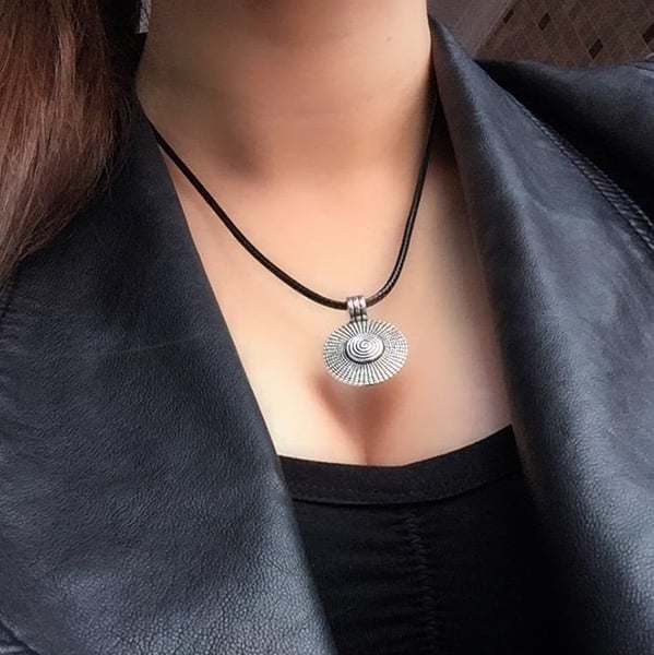 Γυναικεία δαχτυλίδια σε 21 μοντέλα - δράκος, φεγγάρι, καρδιές και άλλα