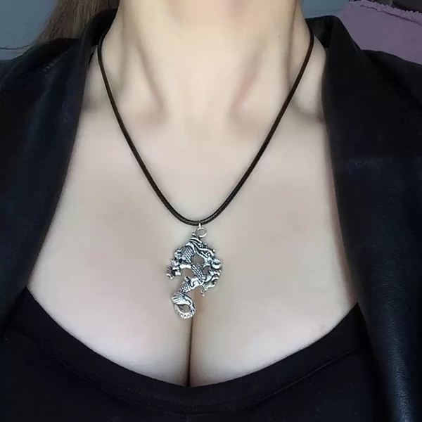 Γυναικεία δαχτυλίδια σε 21 μοντέλα - δράκος, φεγγάρι, καρδιές και άλλα