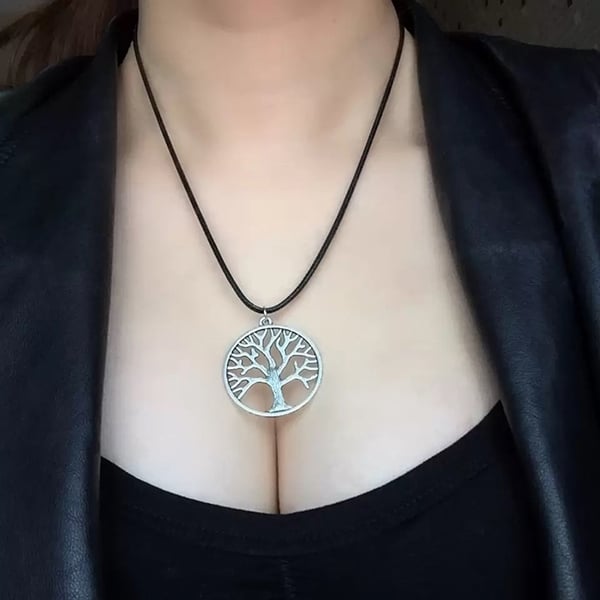 Γυναικεία δαχτυλίδια σε 21 μοντέλα - δράκος, φεγγάρι, καρδιές και άλλα