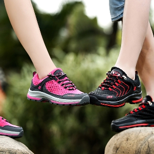Летни дишащи туристически обувки за мъже и жени - сиви, сини, розови, черни и други топ продукти