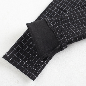 Дамски еластичен клин в черно или бяло на квадратчета със задни джобове