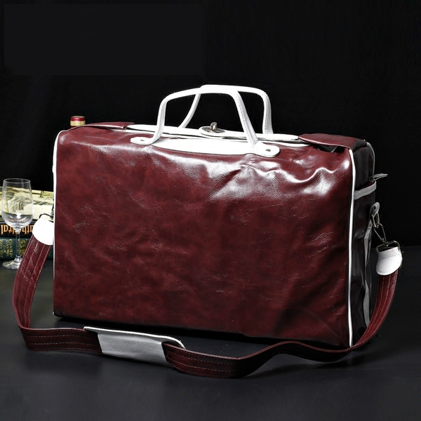 Големи пътни чанти в червен и черен цвят 