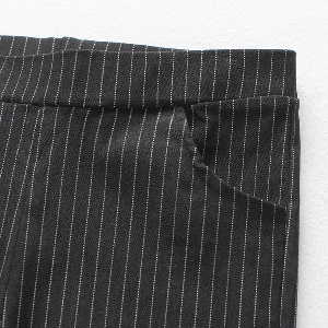 Дамски тънък клин черен или бял с джобчета - тип панталон