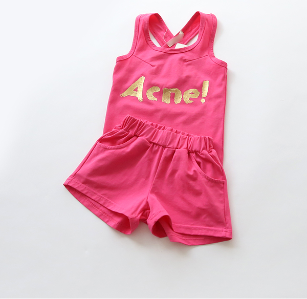 Σετ για κορίτσια σε φρέσκα καλοκαιρινά χρώματα.