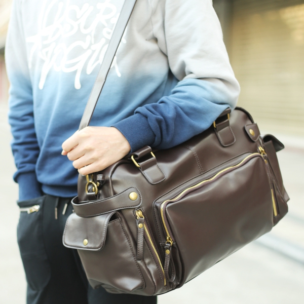 Дамски и мъжки черни и кафяви пътни чанти от изкуствена кожа - 2 модела 