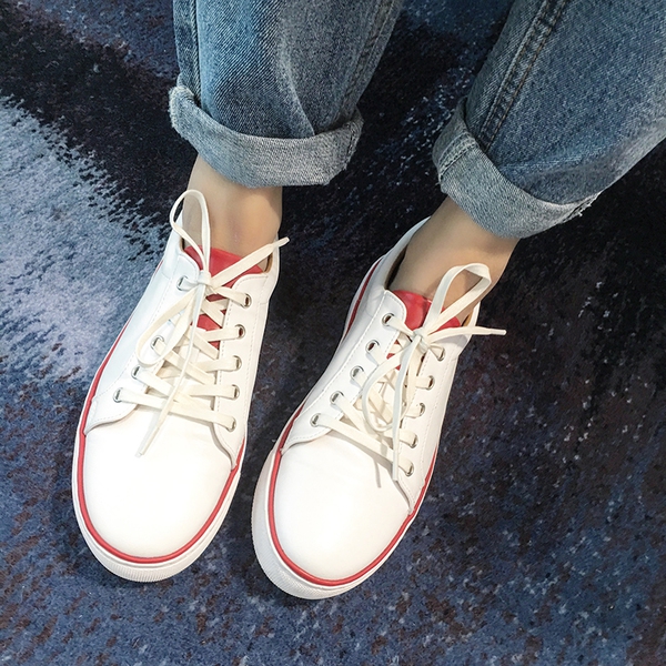 Дамски бели джогинг обувки 