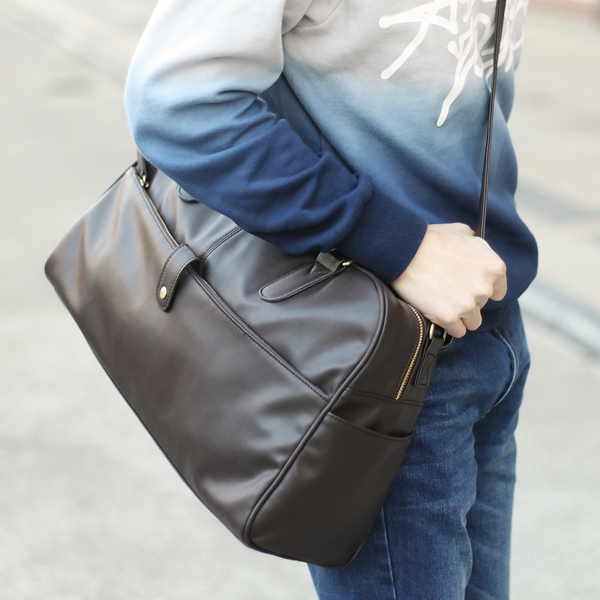 Βρετανικές τσάντες ταξιδίου σε καφέ και μαύρο χρώμα  από συνθετικό δέρμα - 2 μοντέλα