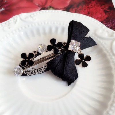 Κλιπ μαλλιών σε πολλά χρώματα και σχέδια