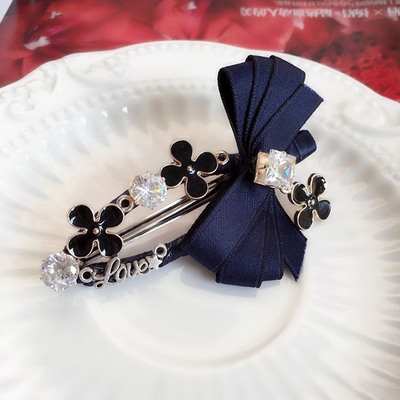 Κλιπ μαλλιών σε πολλά χρώματα και σχέδια