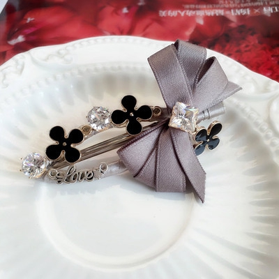 Κλιπ μαλλιών σε πολλά χρώματα και σχέδια