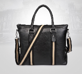 Малки черни и кафяви пътни чанти съставени от изкуствена кожа - 2 модела 