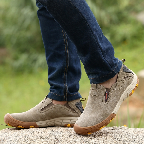 Спортни туристически обувки за мъже - кафяви и сиви модели