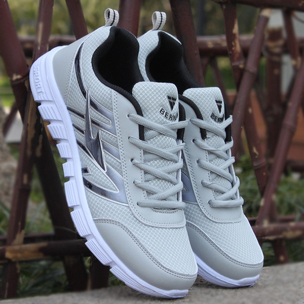 Мъжки обувки подходящи за ежедневие и спорт - топ модели в различни дизайни