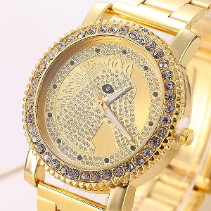 Дамски кристален часовник златист цвят
