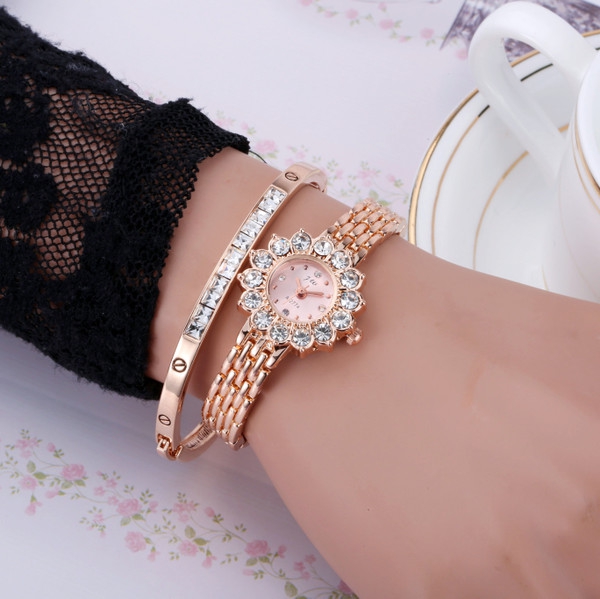 Диамантена часовник тип гривна