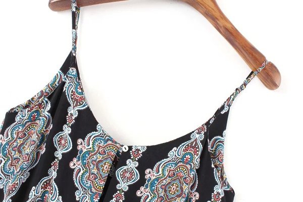 φόρμες γυναίκες με λεπτές τιράντες και μακρύ παντελόνι