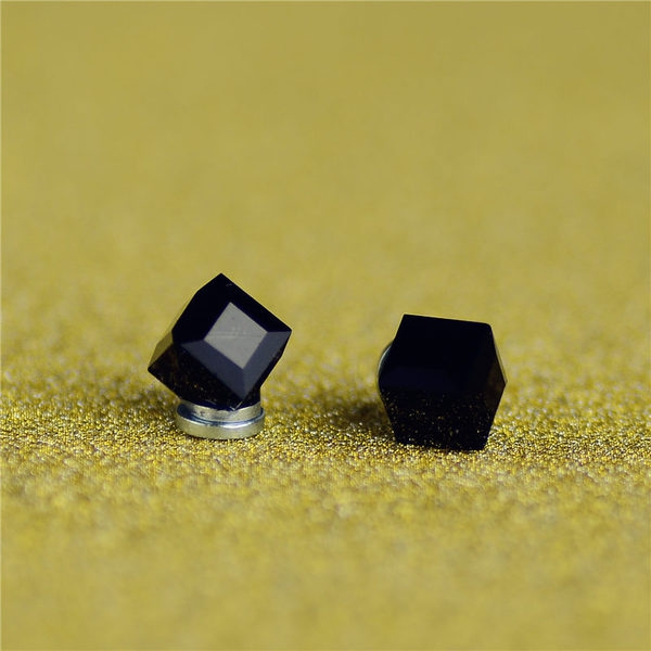 Ασημένια ανδρικά σκουλαρίκια - 18 μοντέλα