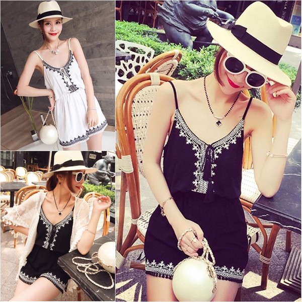 Дамски плажен гащеризон в бяло и черно с бродерия