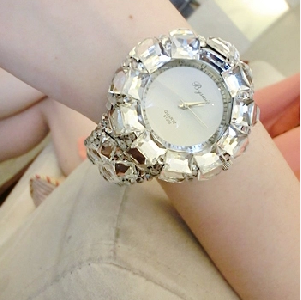 Дамски кристални часовници тип гривна черен и бял цвят