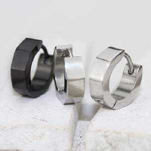 Ανδρικά σκουλαρίκια σε μαύρο και ασημί χρώμα-2 μοντέλα