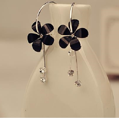 Γυναικεία σκουλαρίκια σε μαύρο, λευκό και χρώμα-3 σχέδια