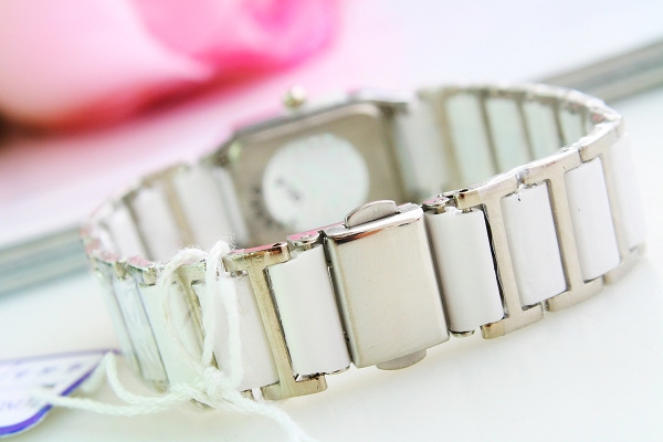 Γυναικεία  Quartz ρολόγια  σε μαύρο και άσπρο χρώμα