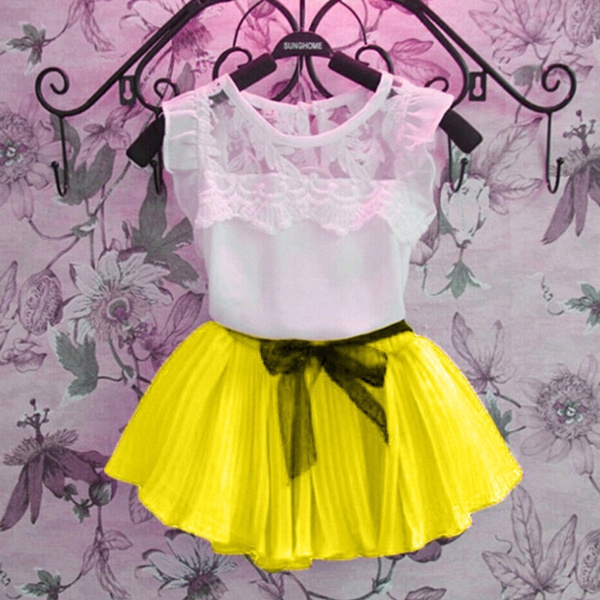 Детски комплект дантелена блуза и плисирана пола