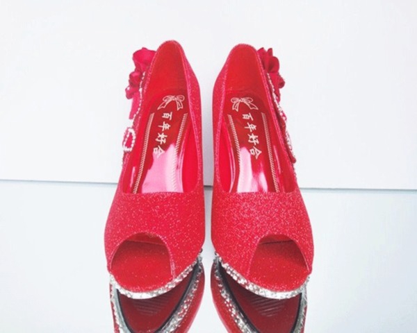 Κυρίες ψηλά τακούνια χρυσό ασήμι κόκκινο και ροζ