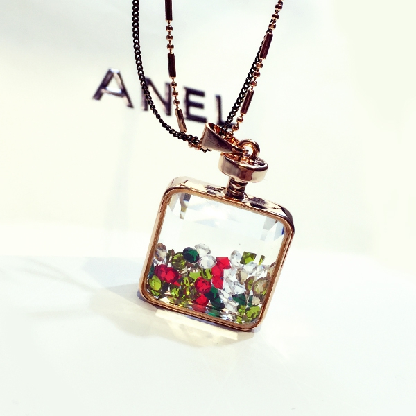 Γυναικείο κολιέ με κρεμαστό σε μια φιάλη αρωμάτων - τέσσερα μοντέλα