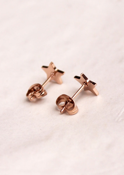 Γυναικεία σκουλαρίκια σε χρυσό χρώμα - αστέρια