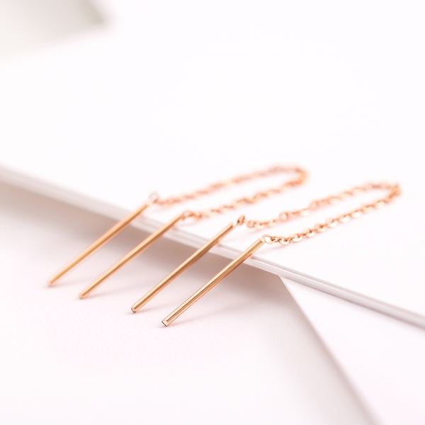 Γυναικεία  κρεμαστά σκουλαρίκια σε χρυσό μοτίβο