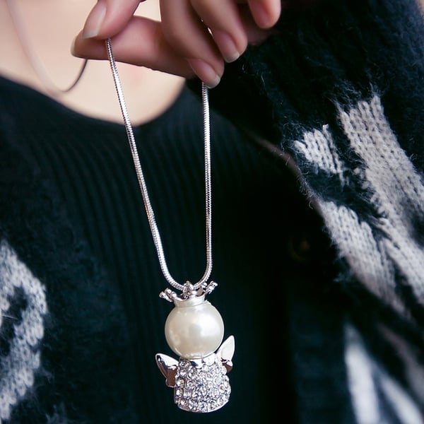 Γυναικεία περιδέραια - 24 σχέδια με διαφορετικές αλυσίδες και μενταγιόν.