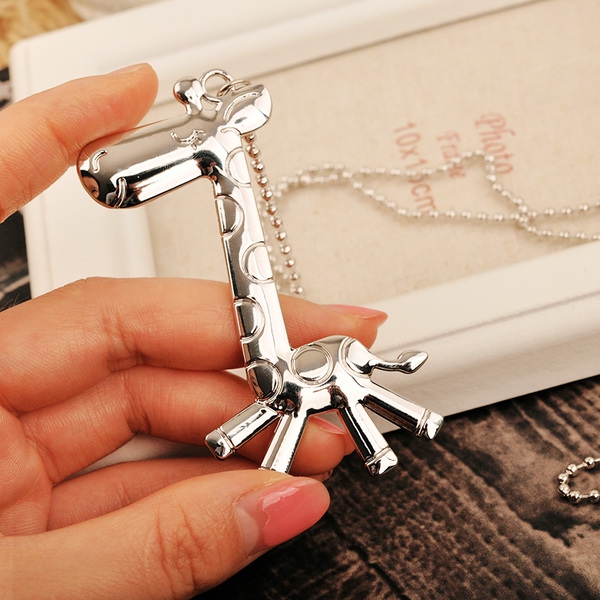 Γυναικεία περιδέραια - 24 σχέδια με διαφορετικές αλυσίδες και μενταγιόν.