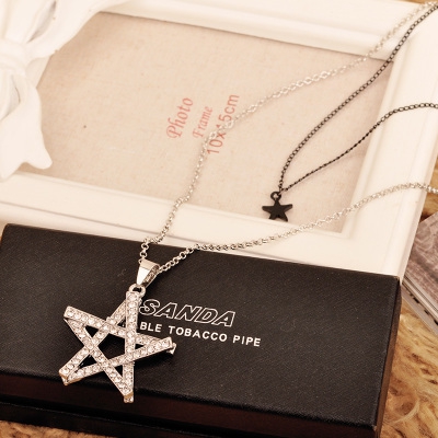 Γυναικεία περιδέραια - 24 σχέδια με διαφορετικές αλυσίδες και μενταγιόν.