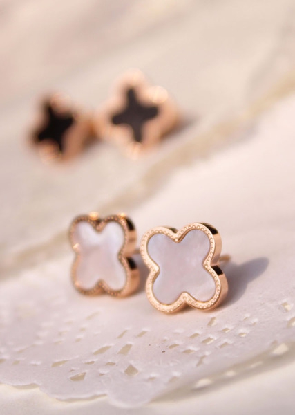 Γυναικεία σκουλαρίκια σε χρυσό-λευκό χρώμα και χρυσό-μαύρο χρώμα