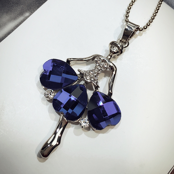 Дамско колие с висулка балерина.