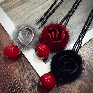 Дамски огърлици в сив,черен и червен цвят-роза