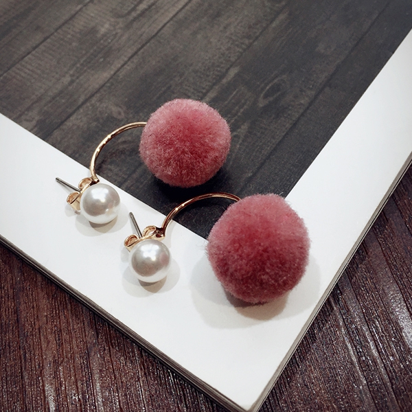 Γυναικεία σκουλαρίκια σε μπλε, κόκκινο, κυκλάμινο, γκρι και μαύρο χρώμα - 6 σχέδια