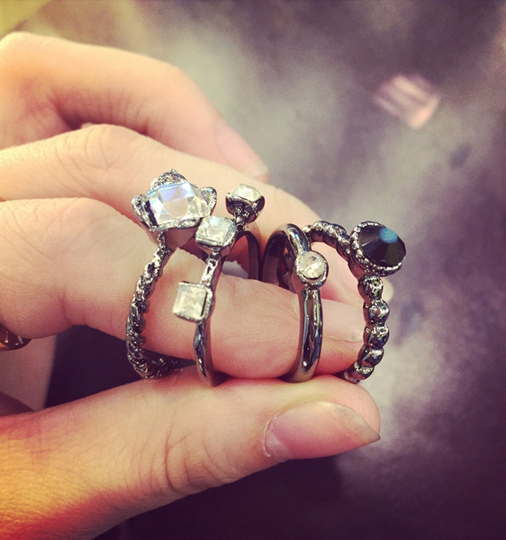 Дамски комплект от 4 пръстена с кристали