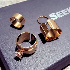 Дамски комплект от пръстени в сребрист и златист цвят - 4 броя