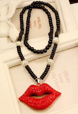 Γυναικείο- κολιέ διάφορα μοντέλα.