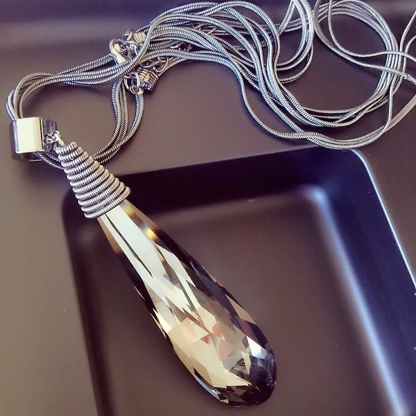 Γυναικείο- κολιέ διάφορα μοντέλα.