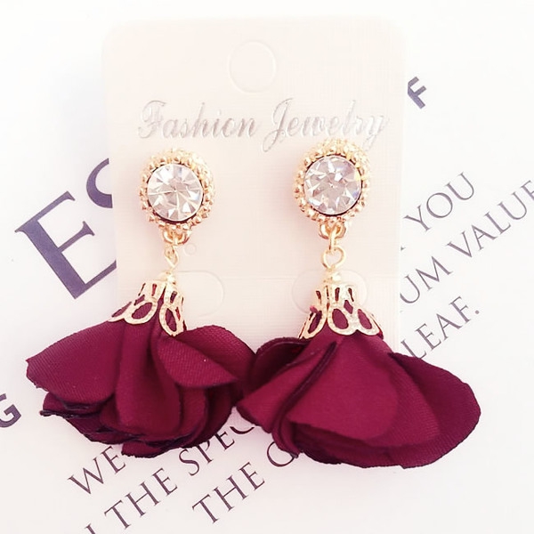 Γυναικεία Σκουλαρίκια 6 Μοντέλα.