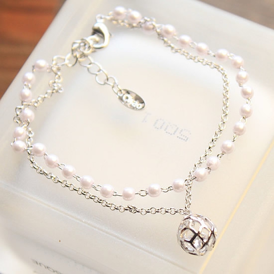 Дамски гривни пет модела -2 цвята. 