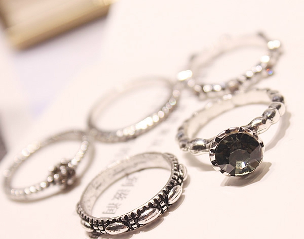 Γυναικεία δαχτυλίδια σε πολλά διαφορετικά χρώματα - 15 σχέδια