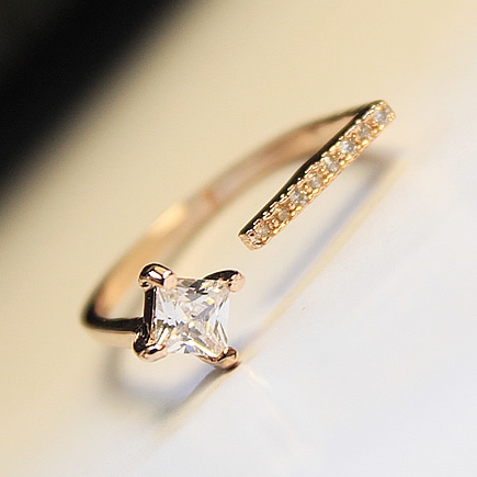 Дамски пръстени в два цвята-18мм.
