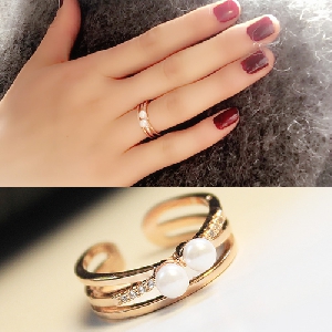Дамски пръстен с перли-един модел-1,7см.