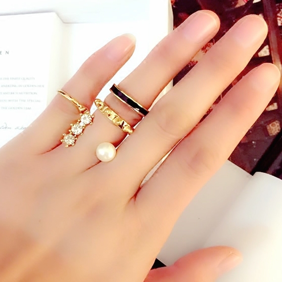 Σετ γυναικείων δαχτυλιδιών σε χρυσό και ασημί χρώμα