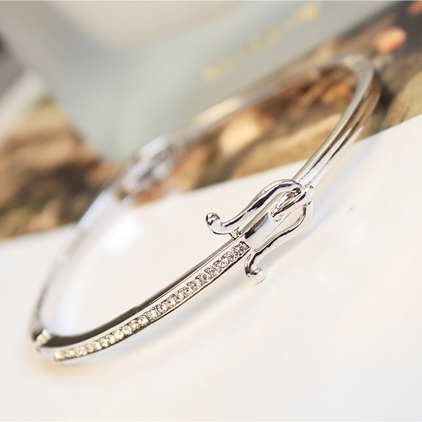 Γυναικεία βραχιόλια δέκα μοντέλα