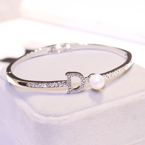 Γυναικεία βραχιόλια δέκα μοντέλα